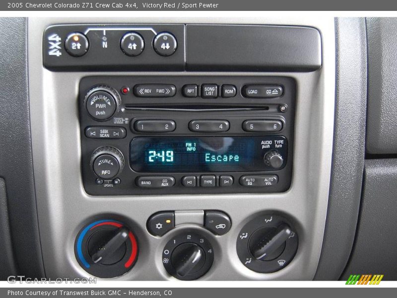 Victory Red / Sport Pewter 2005 Chevrolet Colorado Z71 Crew Cab 4x4