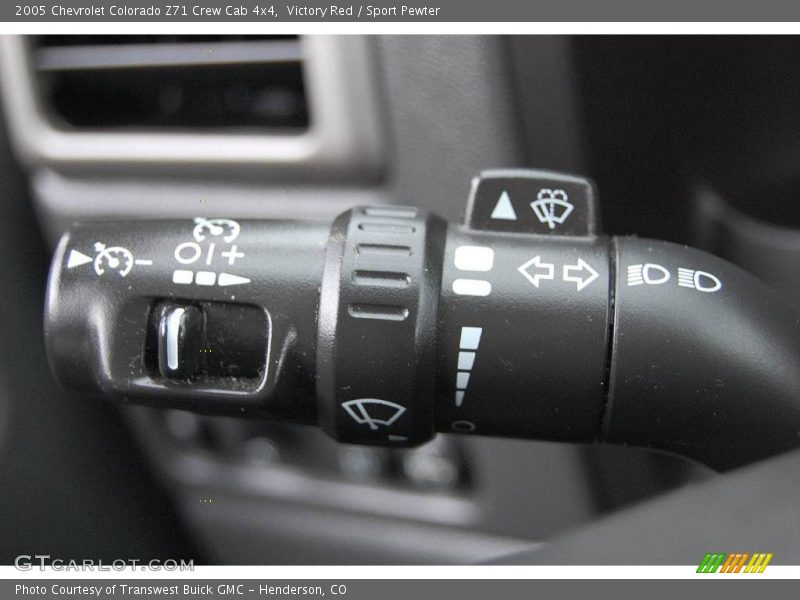 Victory Red / Sport Pewter 2005 Chevrolet Colorado Z71 Crew Cab 4x4