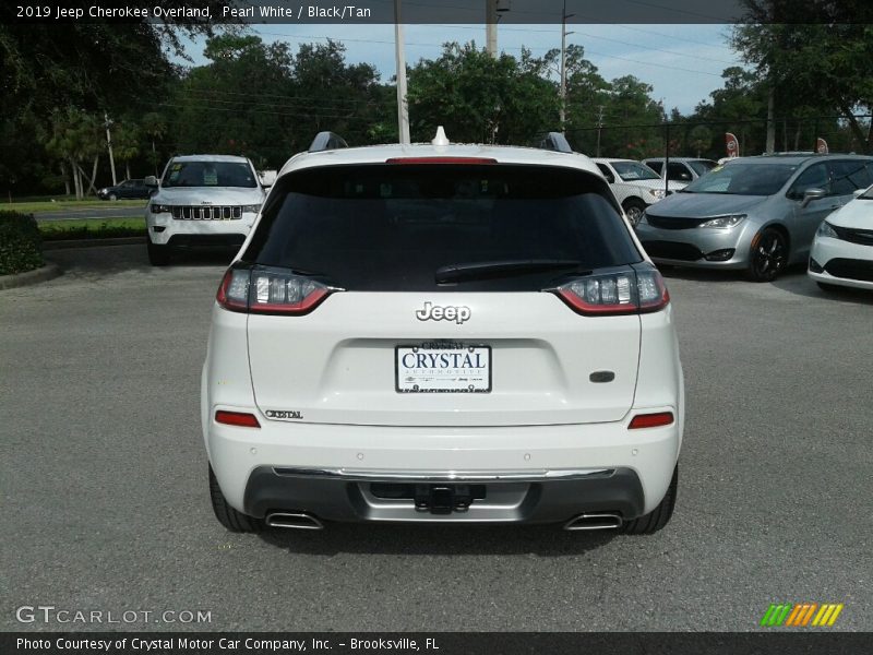 Pearl White / Black/Tan 2019 Jeep Cherokee Overland