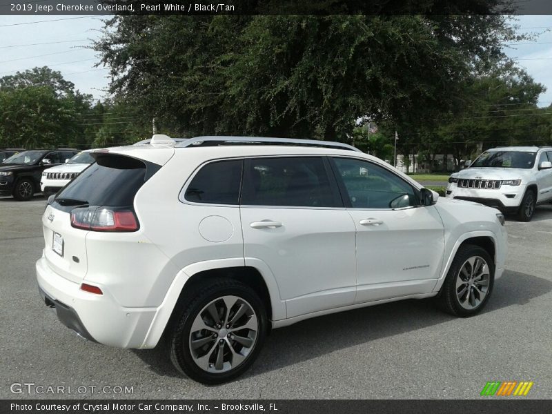Pearl White / Black/Tan 2019 Jeep Cherokee Overland
