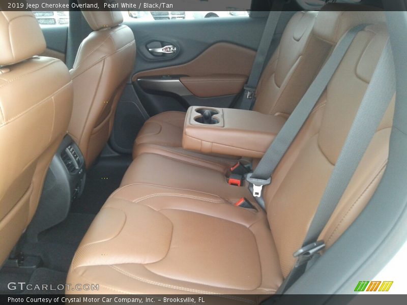 Pearl White / Black/Tan 2019 Jeep Cherokee Overland