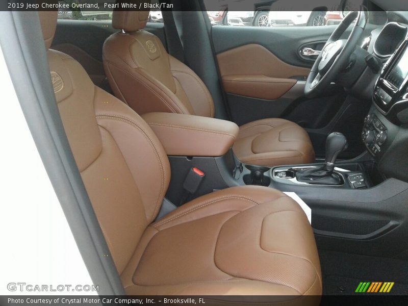 Pearl White / Black/Tan 2019 Jeep Cherokee Overland