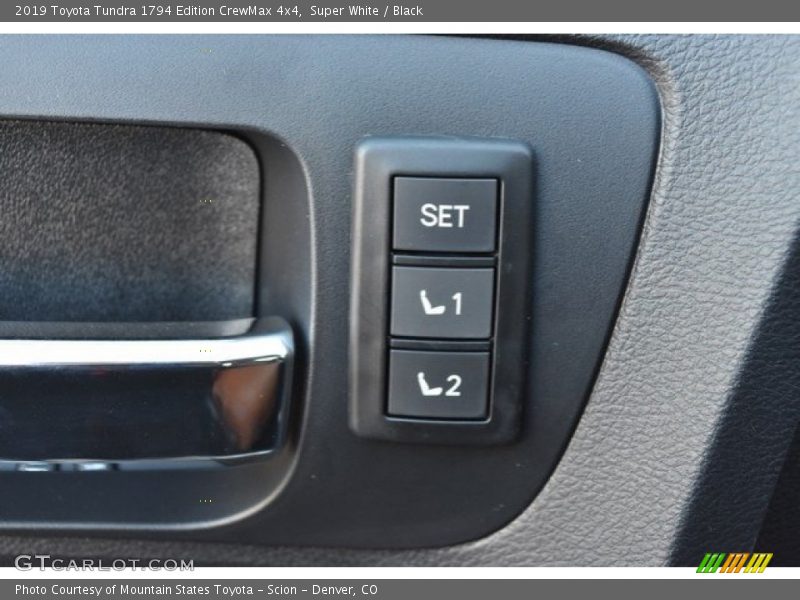 Super White / Black 2019 Toyota Tundra 1794 Edition CrewMax 4x4