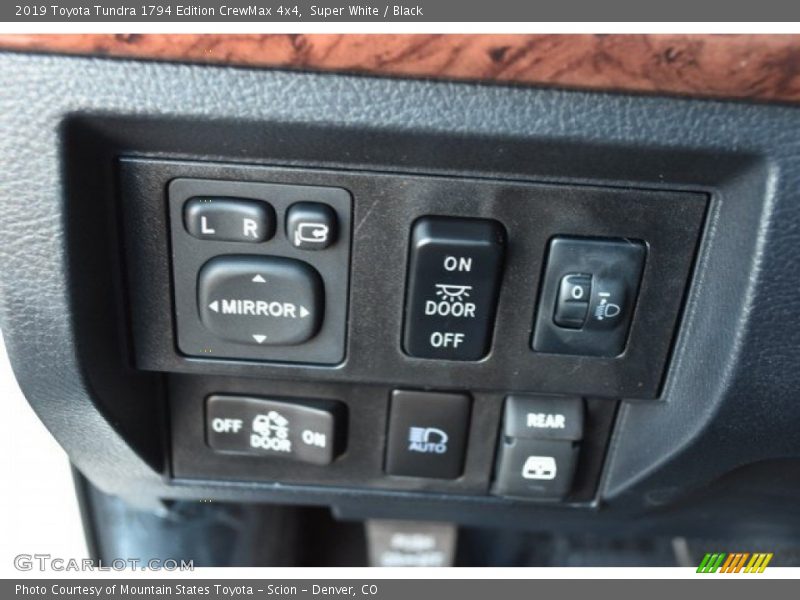 Super White / Black 2019 Toyota Tundra 1794 Edition CrewMax 4x4