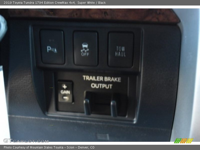 Super White / Black 2019 Toyota Tundra 1794 Edition CrewMax 4x4