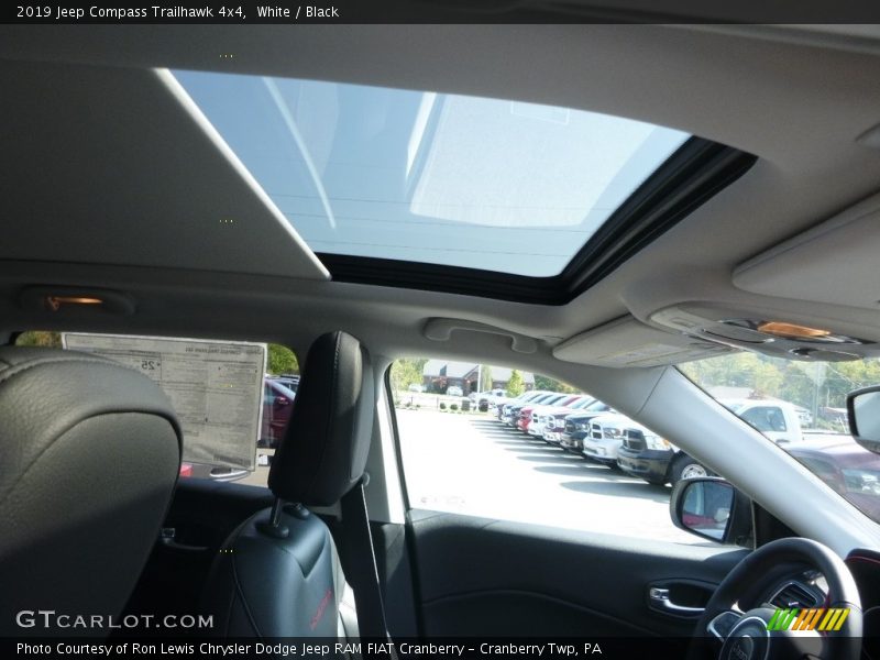 White / Black 2019 Jeep Compass Trailhawk 4x4