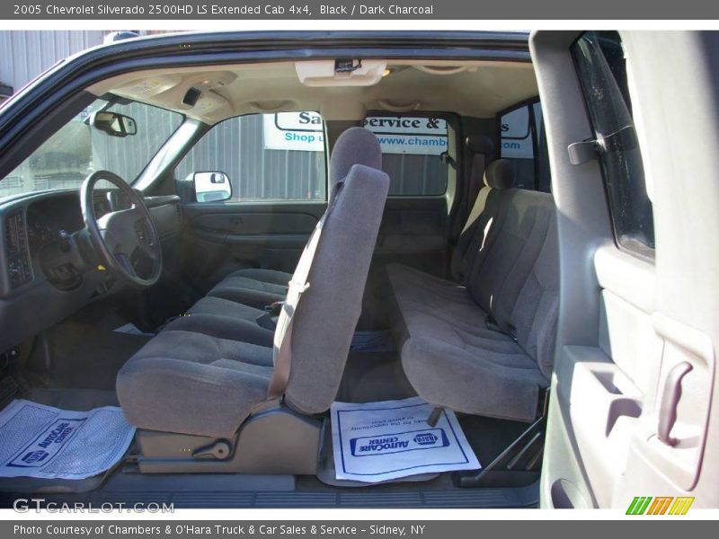 Black / Dark Charcoal 2005 Chevrolet Silverado 2500HD LS Extended Cab 4x4