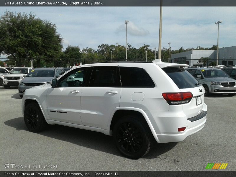 Bright White / Black 2019 Jeep Grand Cherokee Altitude