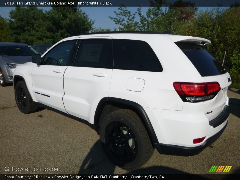 Bright White / Black 2019 Jeep Grand Cherokee Upland 4x4