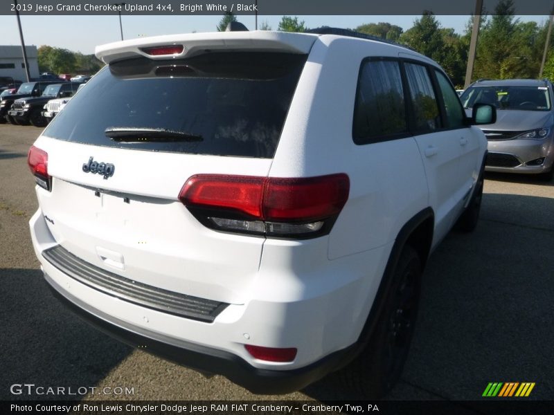 Bright White / Black 2019 Jeep Grand Cherokee Upland 4x4