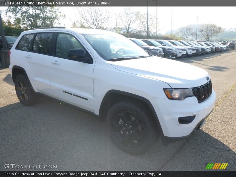 Bright White / Black 2019 Jeep Grand Cherokee Upland 4x4