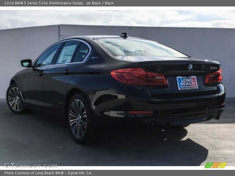 Jet Black / Black 2019 BMW 5 Series 530e iPerformance Sedan