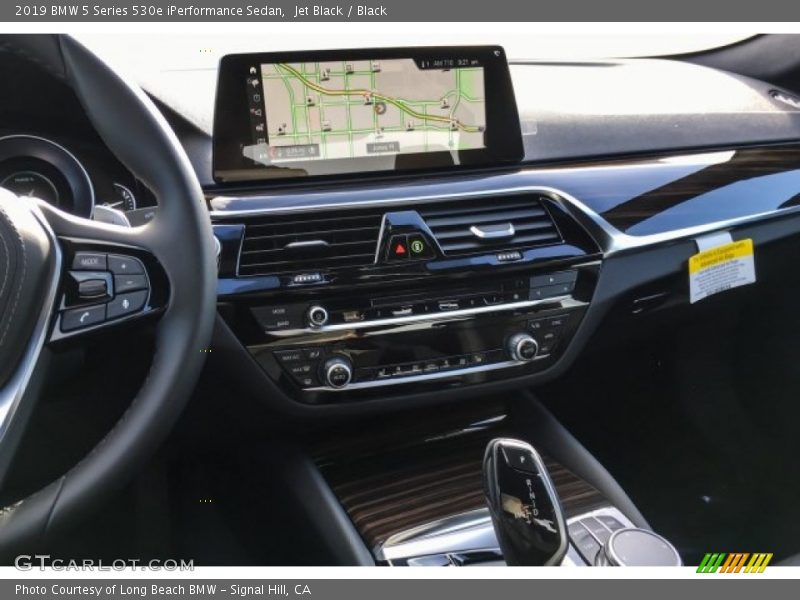 Jet Black / Black 2019 BMW 5 Series 530e iPerformance Sedan