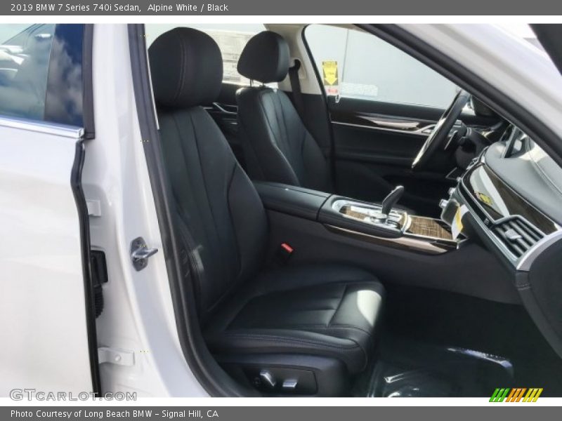 Alpine White / Black 2019 BMW 7 Series 740i Sedan