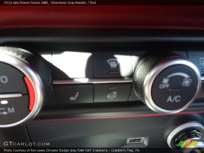 Silverstone Gray Metallic / Red 2019 Alfa Romeo Stelvio AWD