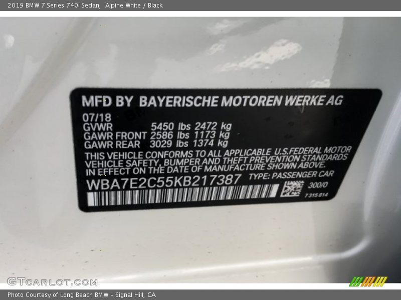 Alpine White / Black 2019 BMW 7 Series 740i Sedan