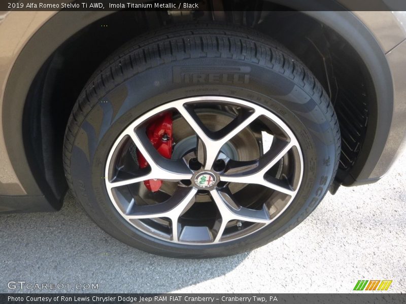 Imola Titanium Metallic / Black 2019 Alfa Romeo Stelvio Ti AWD