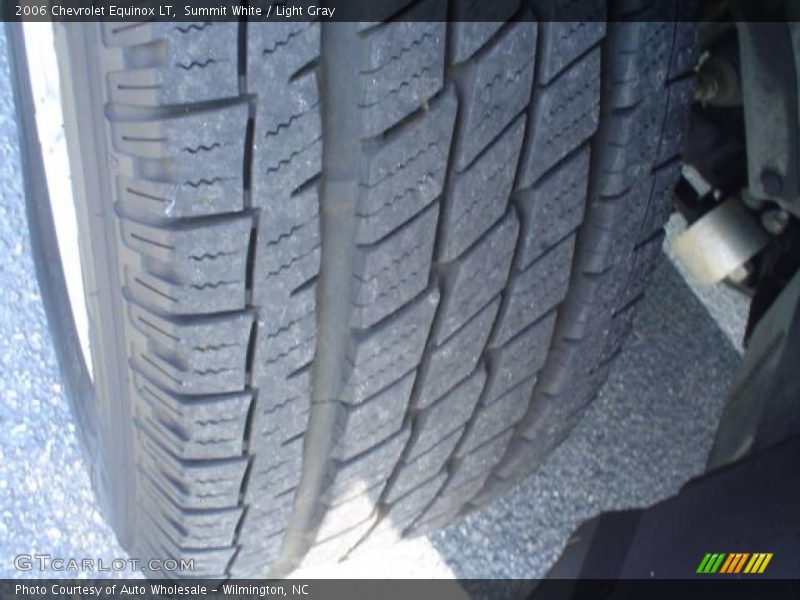 Summit White / Light Gray 2006 Chevrolet Equinox LT