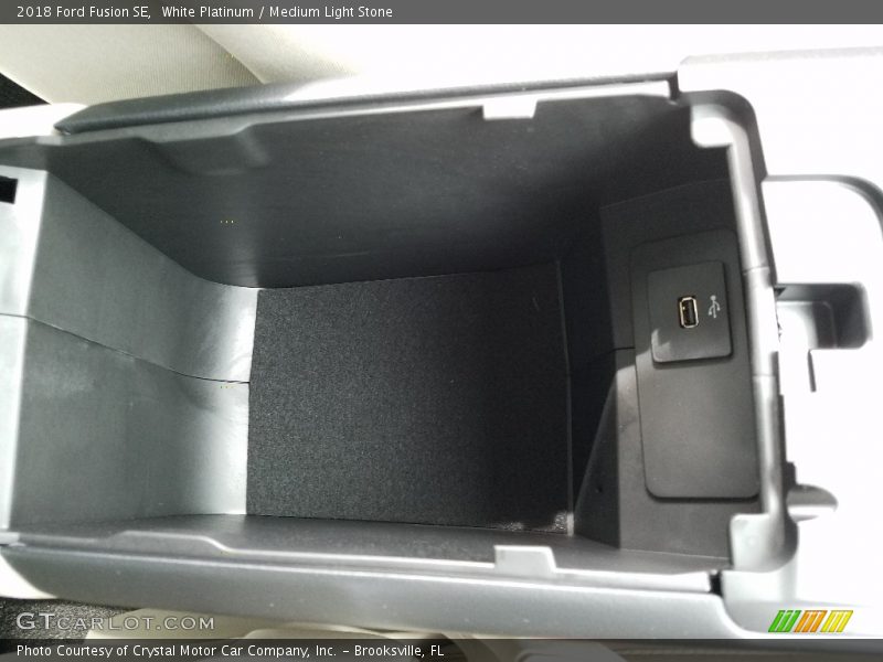 White Platinum / Medium Light Stone 2018 Ford Fusion SE