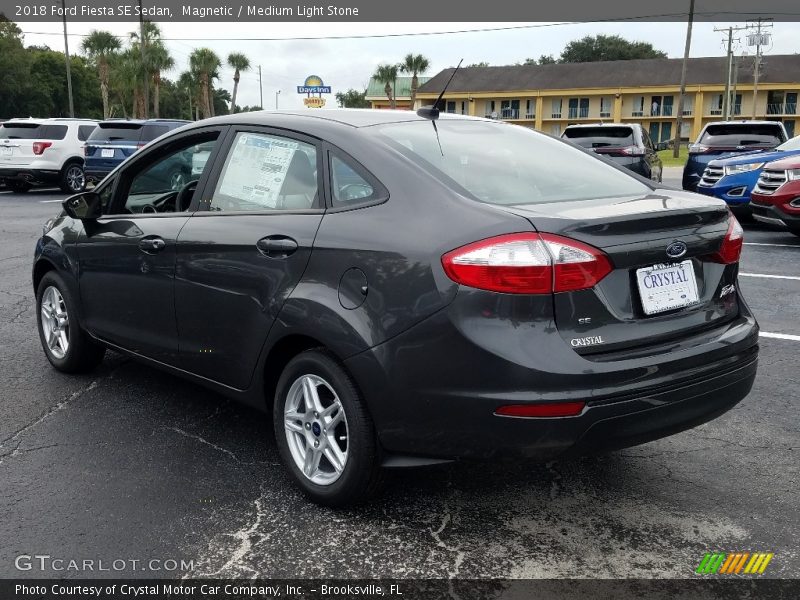 Magnetic / Medium Light Stone 2018 Ford Fiesta SE Sedan