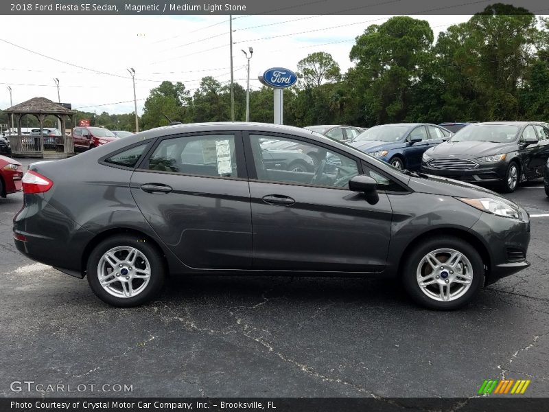 Magnetic / Medium Light Stone 2018 Ford Fiesta SE Sedan