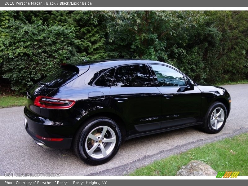 Black / Black/Luxor Beige 2018 Porsche Macan
