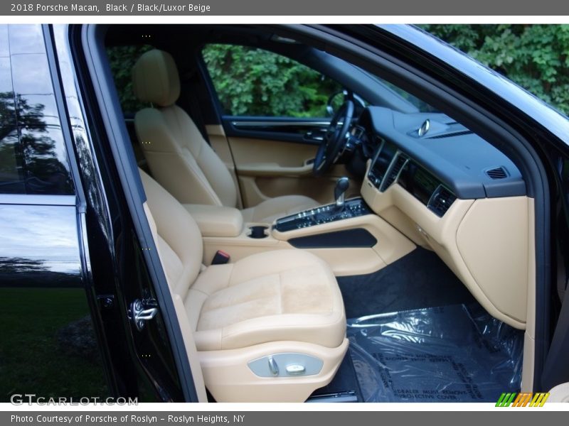 Black / Black/Luxor Beige 2018 Porsche Macan