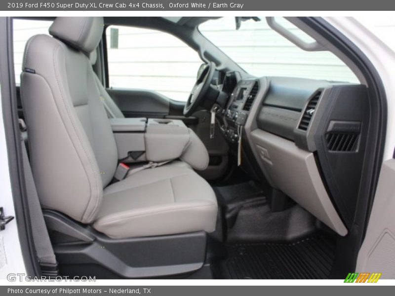 Front Seat of 2019 F450 Super Duty XL Crew Cab 4x4 Chassis