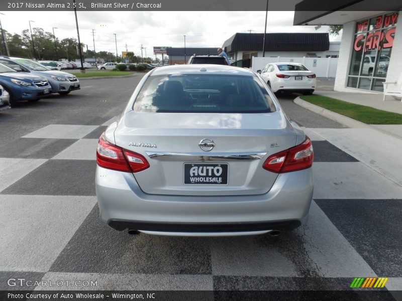 Brilliant Silver / Charcoal 2017 Nissan Altima 2.5 SL