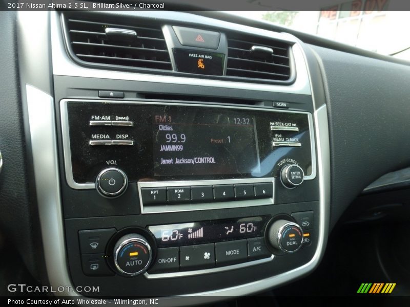 Brilliant Silver / Charcoal 2017 Nissan Altima 2.5 SL