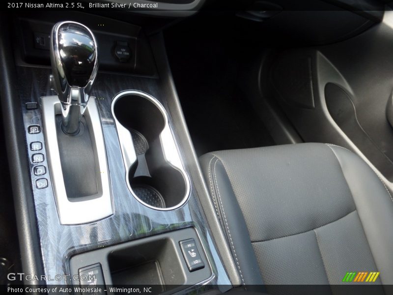 Brilliant Silver / Charcoal 2017 Nissan Altima 2.5 SL