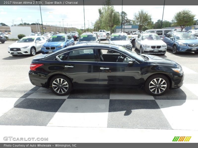Super Black / Charcoal 2017 Nissan Altima 2.5 SV
