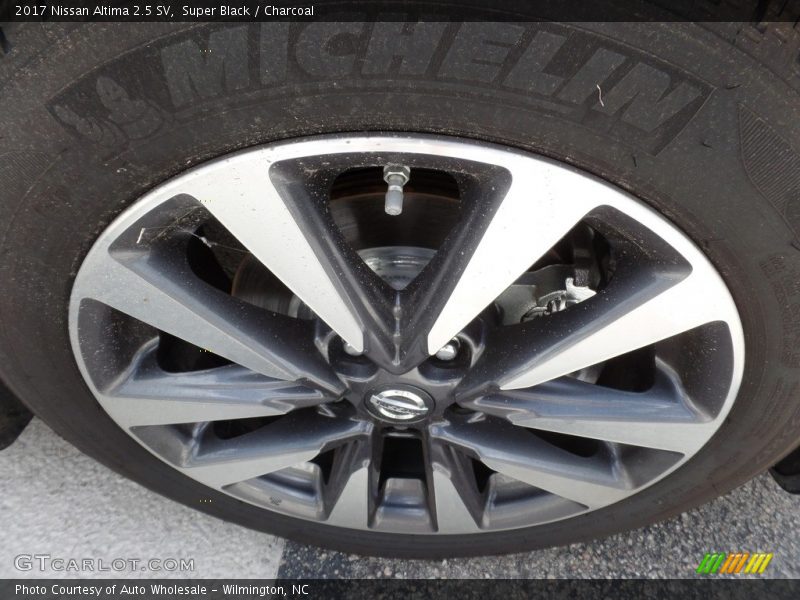 Super Black / Charcoal 2017 Nissan Altima 2.5 SV