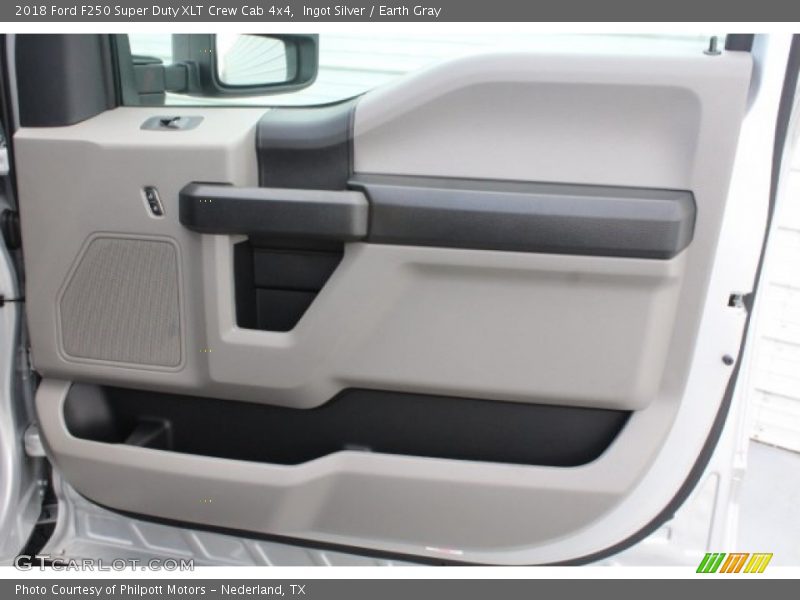 Ingot Silver / Earth Gray 2018 Ford F250 Super Duty XLT Crew Cab 4x4