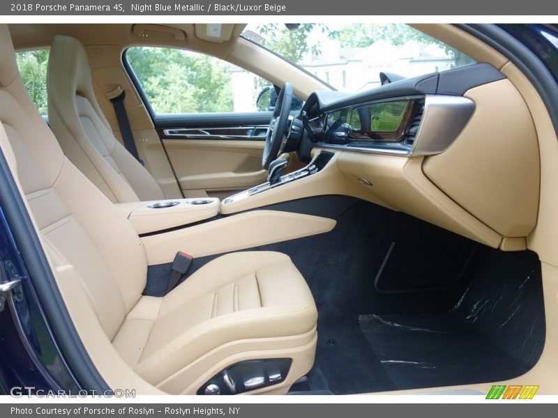 Night Blue Metallic / Black/Luxor Beige 2018 Porsche Panamera 4S