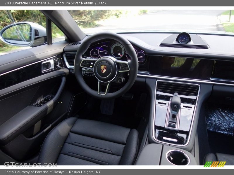 Rhodium Silver Metallic / Black 2018 Porsche Panamera 4S
