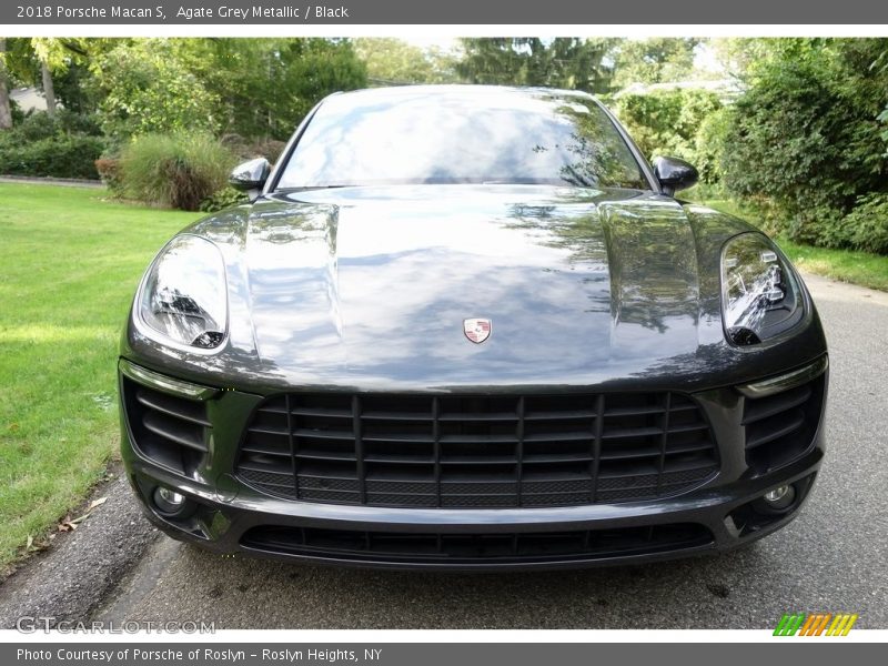 Agate Grey Metallic / Black 2018 Porsche Macan S