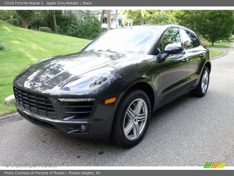 Agate Grey Metallic / Black 2018 Porsche Macan S