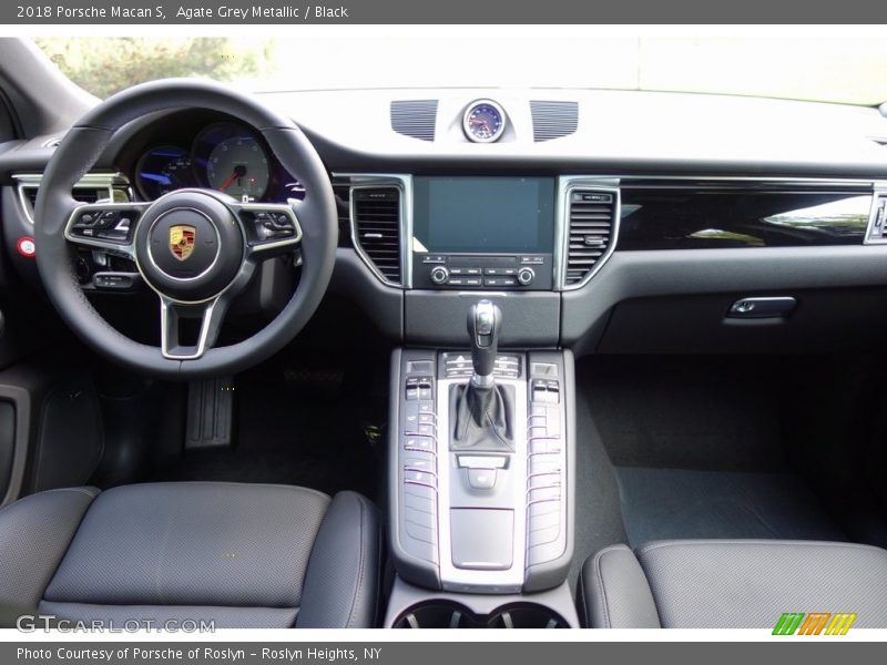 Agate Grey Metallic / Black 2018 Porsche Macan S