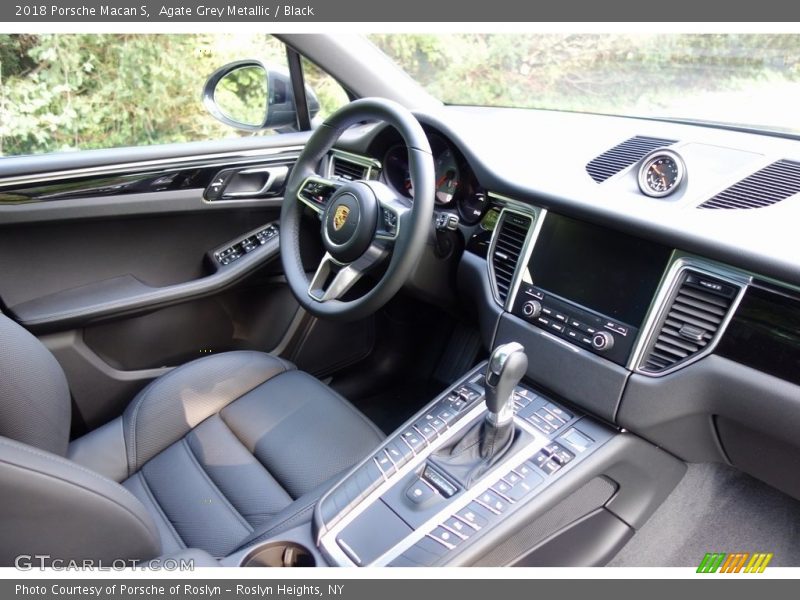 Agate Grey Metallic / Black 2018 Porsche Macan S