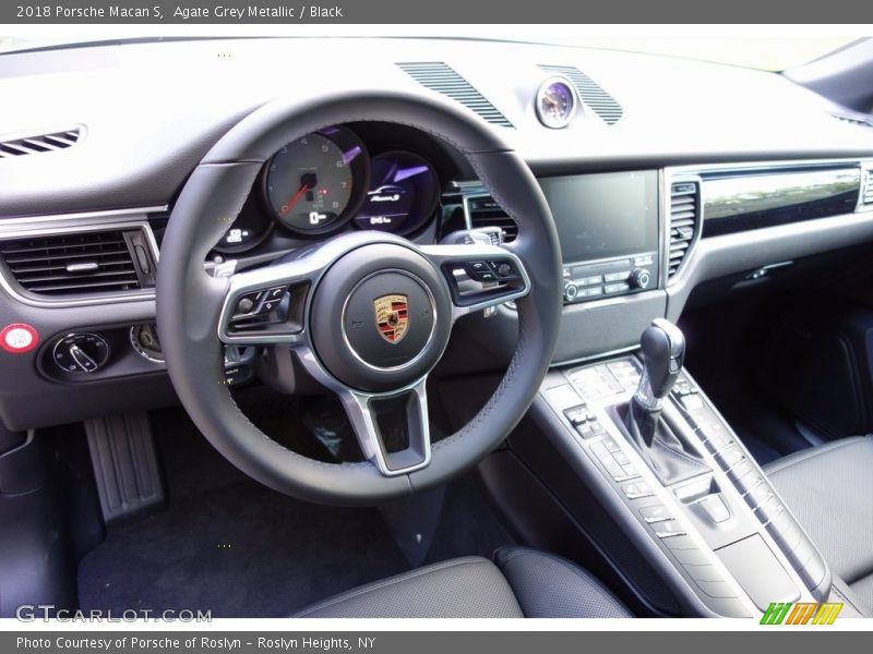 Agate Grey Metallic / Black 2018 Porsche Macan S
