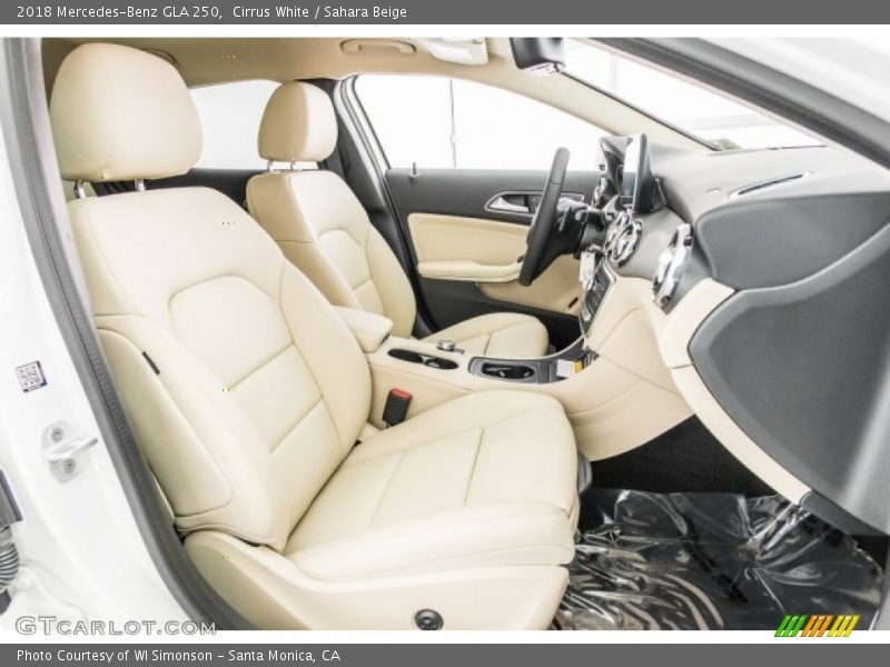 Cirrus White / Sahara Beige 2018 Mercedes-Benz GLA 250