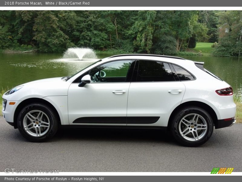 White / Black/Garnet Red 2018 Porsche Macan