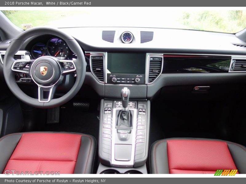 White / Black/Garnet Red 2018 Porsche Macan