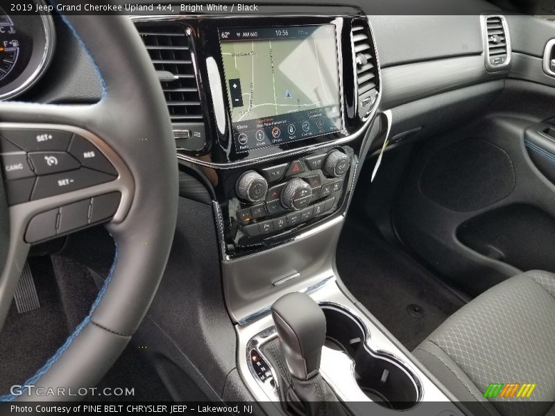 Bright White / Black 2019 Jeep Grand Cherokee Upland 4x4