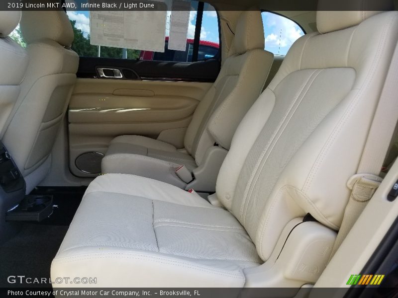 Infinite Black / Light Dune 2019 Lincoln MKT AWD