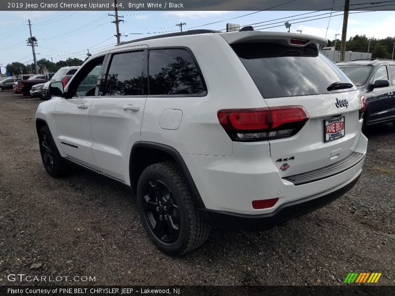 Bright White / Black 2019 Jeep Grand Cherokee Upland 4x4