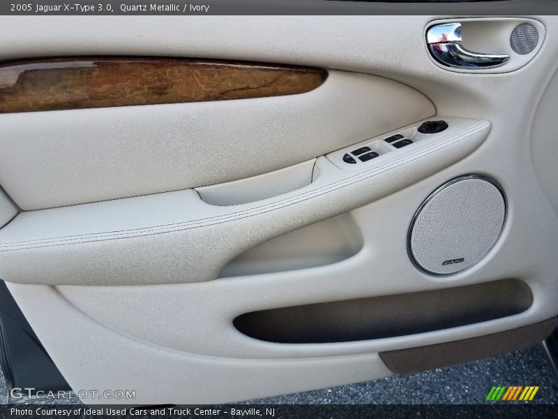 Quartz Metallic / Ivory 2005 Jaguar X-Type 3.0
