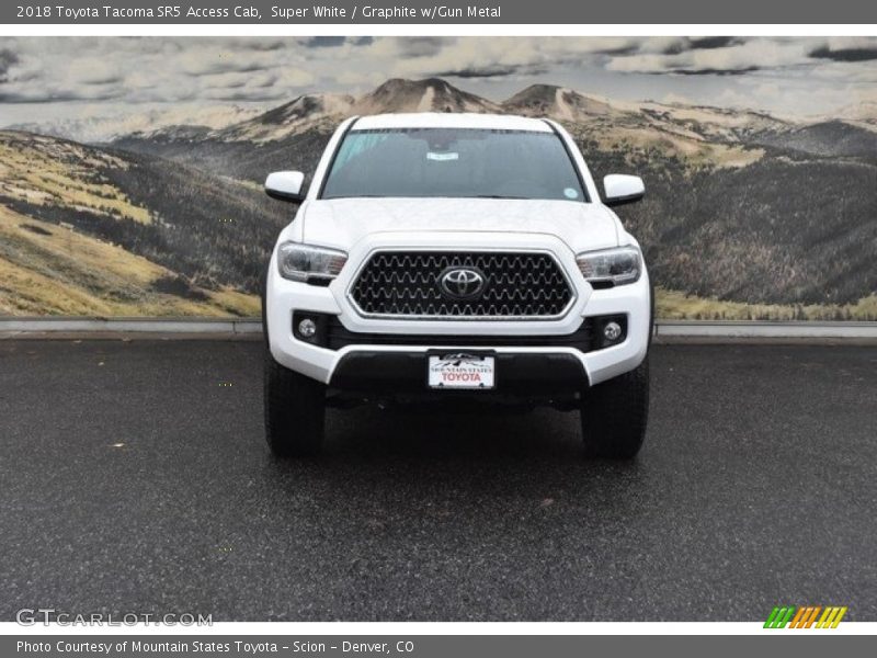 Super White / Graphite w/Gun Metal 2018 Toyota Tacoma SR5 Access Cab
