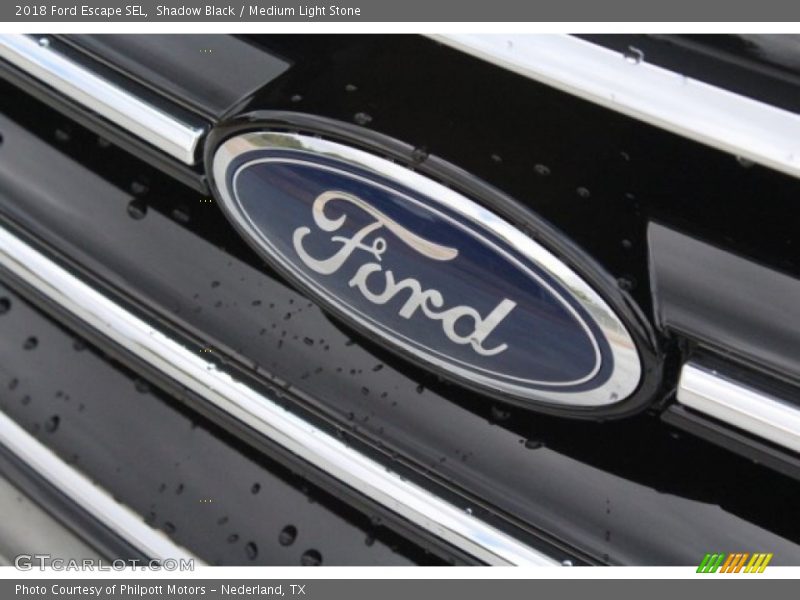 Shadow Black / Medium Light Stone 2018 Ford Escape SEL